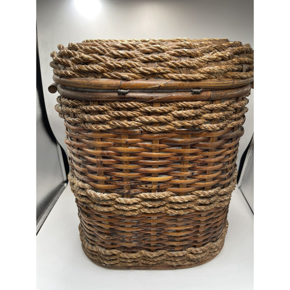 Wicker VTG Hamper Basket W/Lid Rope Accent Lined - Picture 4 of 11